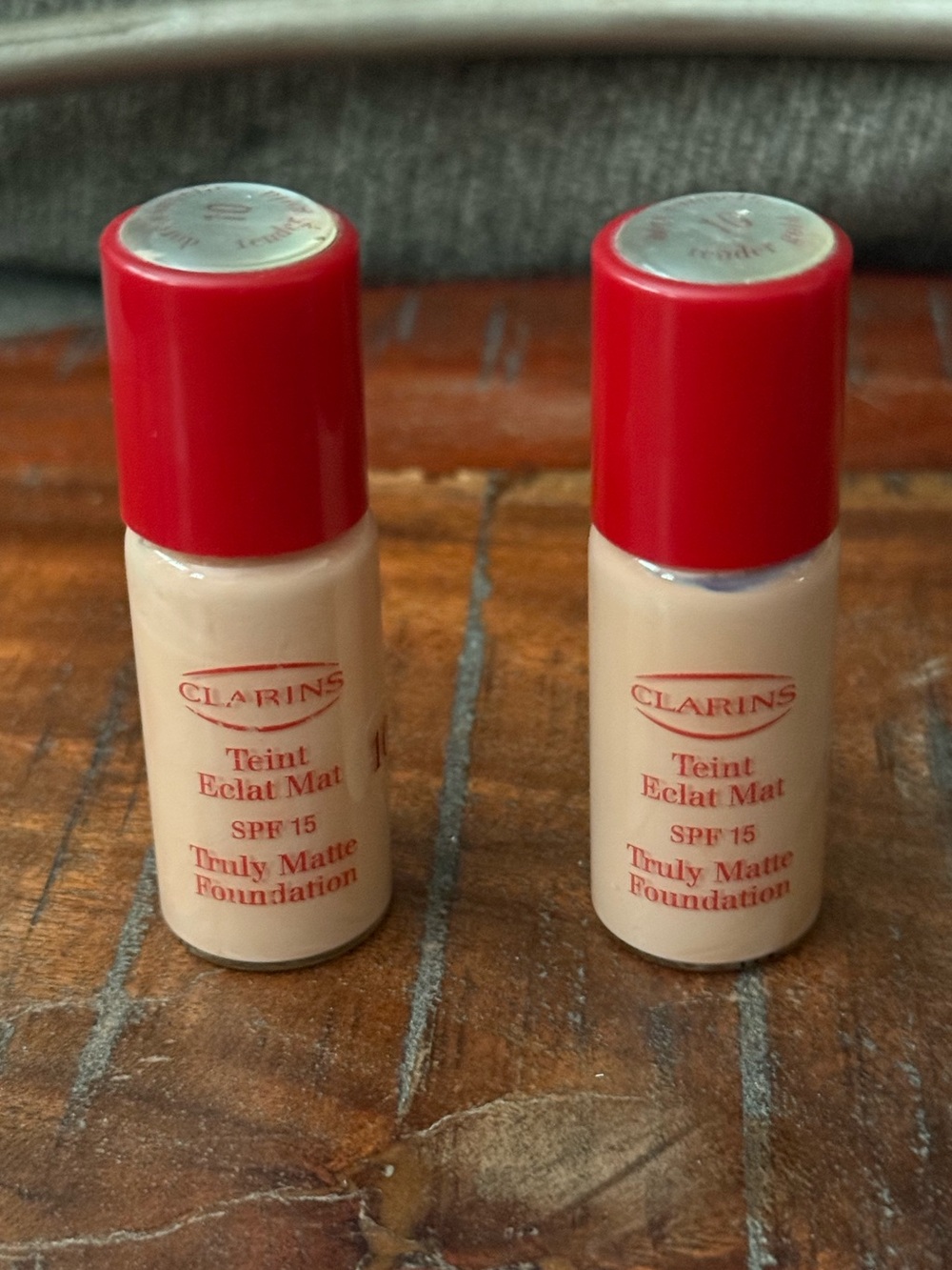 Clarins Truly Matte Foundation Teint Éclat Mat SPF 15 -2 Travel Size COLOR 10